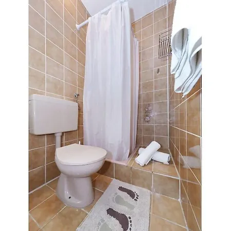 With 2 Bedrooms *